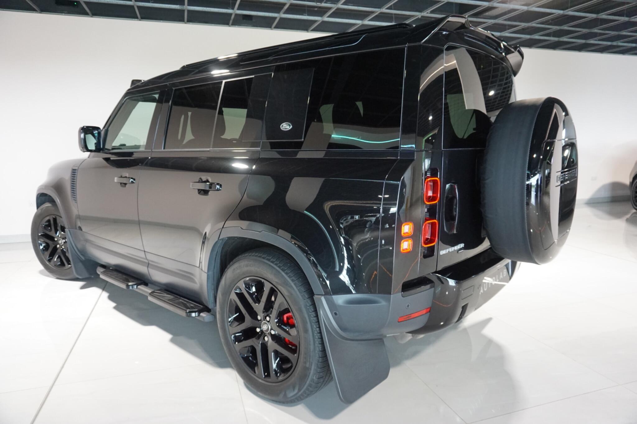 Land Rover Defender 110 3.0 D300 MHEV HSE SUV 5dr Diesel Auto 4WD Euro 6 (s/s) (300 ps)